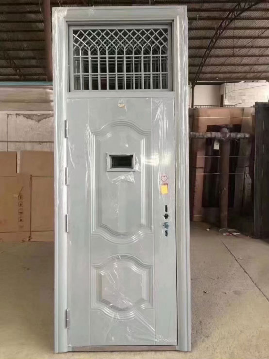 西宁学校教室门