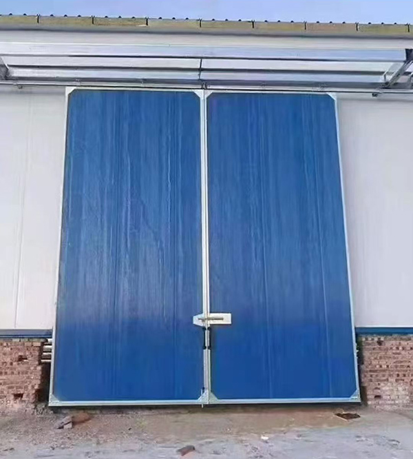 西宁工业门在大型仓储物流通道中的应用实例